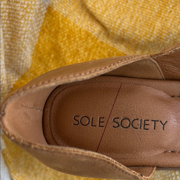 Sole Society Ralimia stacked heel Tan Leather Peep-Toe Heels. - Picture 2 of 5